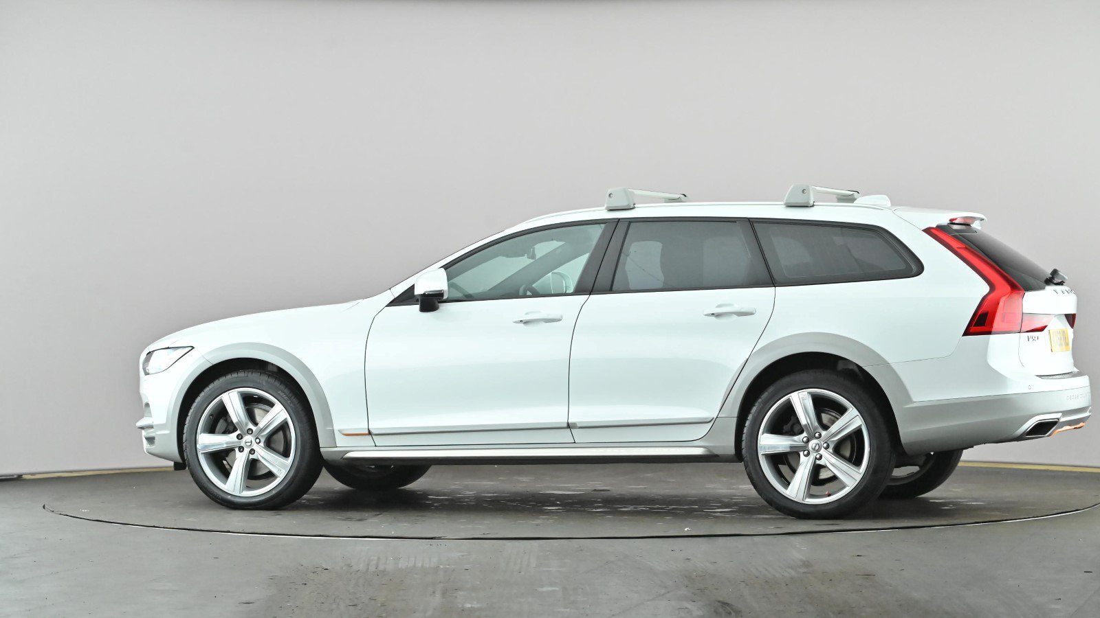 Used Volvo V90 2 0 D4 Cross Country Ocean Race 5dr Awd Geartron White Kx68krj Swindon