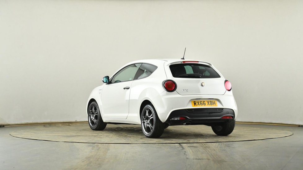 Used Alfa Romeo Mito 0 9 Tb Twinair 105 Qv Line 3dr White Rx66xbh Northampton