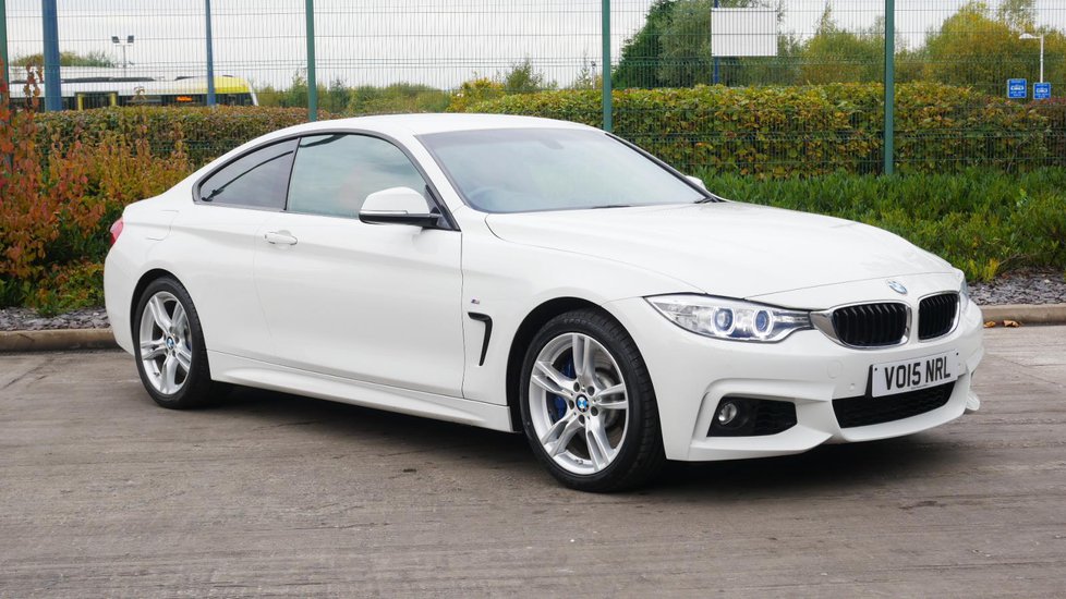Used Bmw 4 Series 435i M Sport 2dr Auto White Vo15nrl Manchester