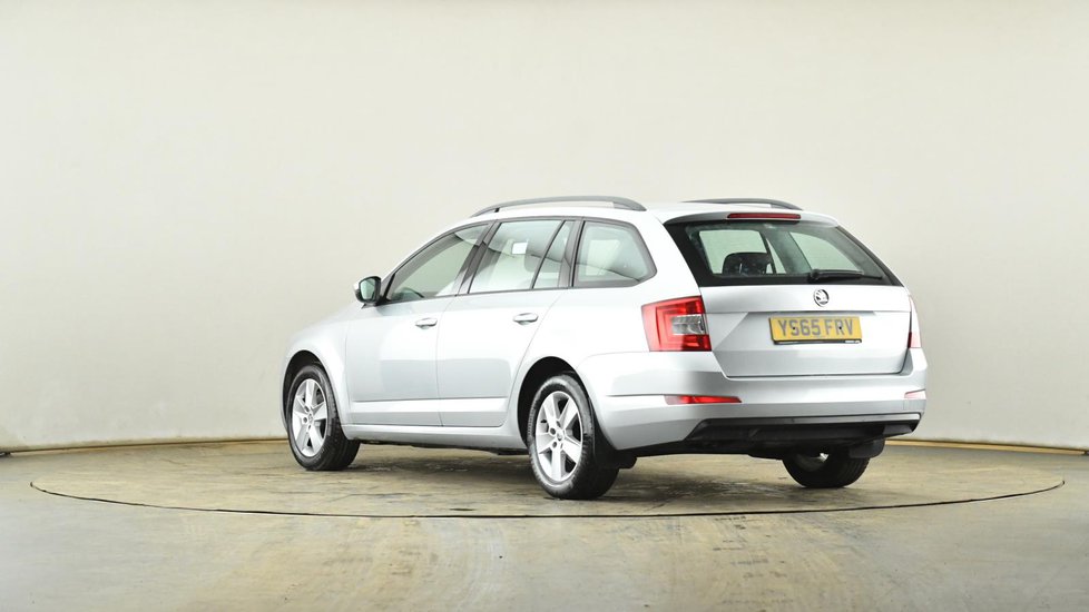 Used Skoda Octavia 1 6 Tdi Cr 110 Se 5dr Silver Ys65frv Northampton